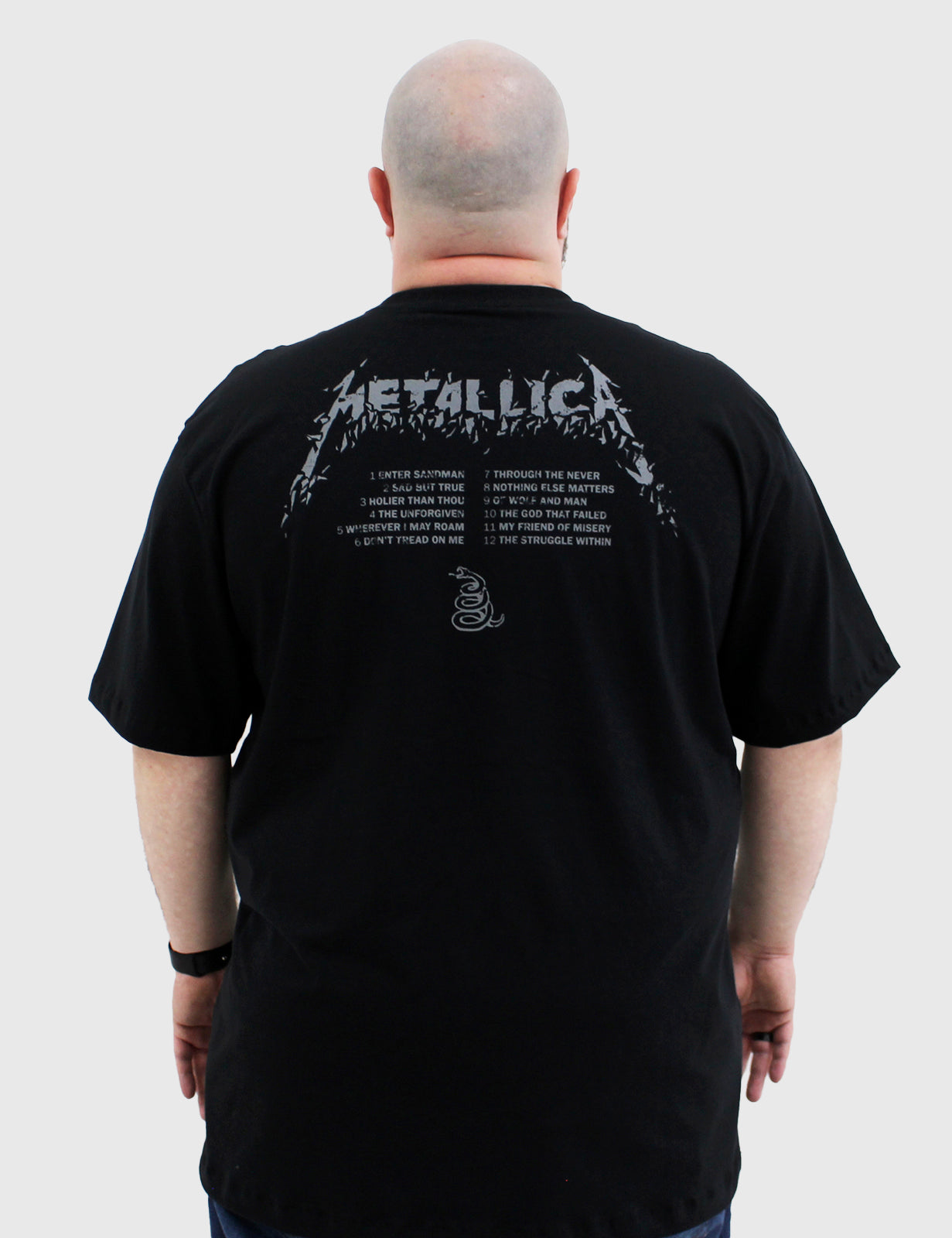 Camiseta Metallica Black Album Modelo Esta de Costas