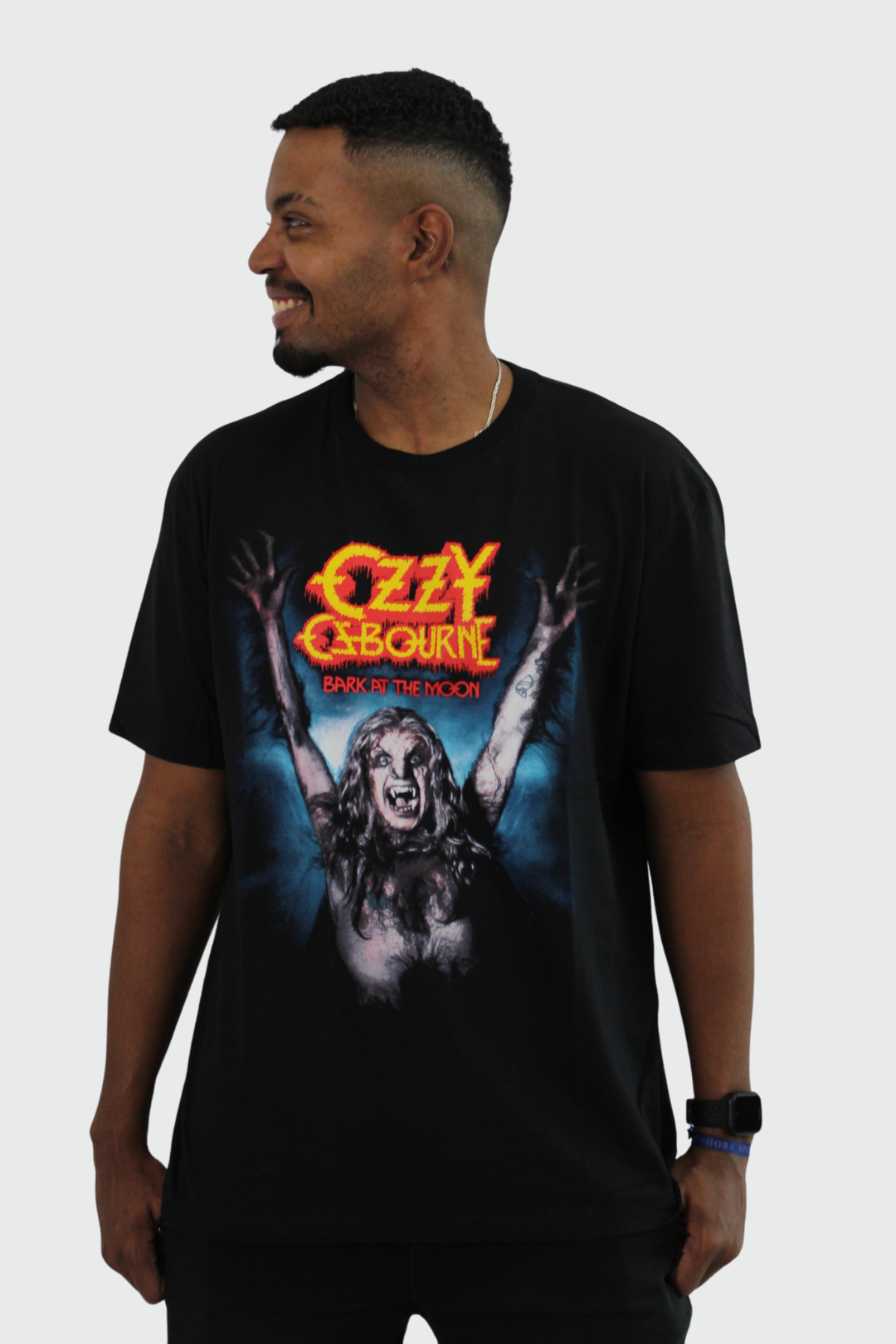 Camiseta Manga Curta Ozzy Osbourne Bark At The Moon