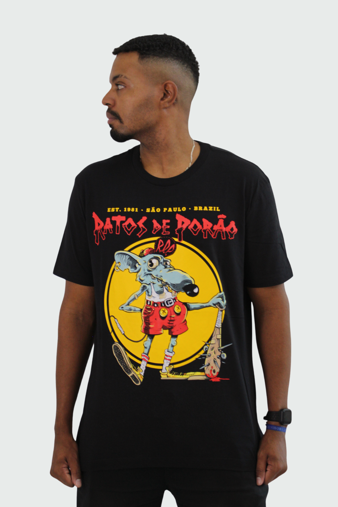 Camiseta Manga Curta Ratos de Porão Mickey Pirata