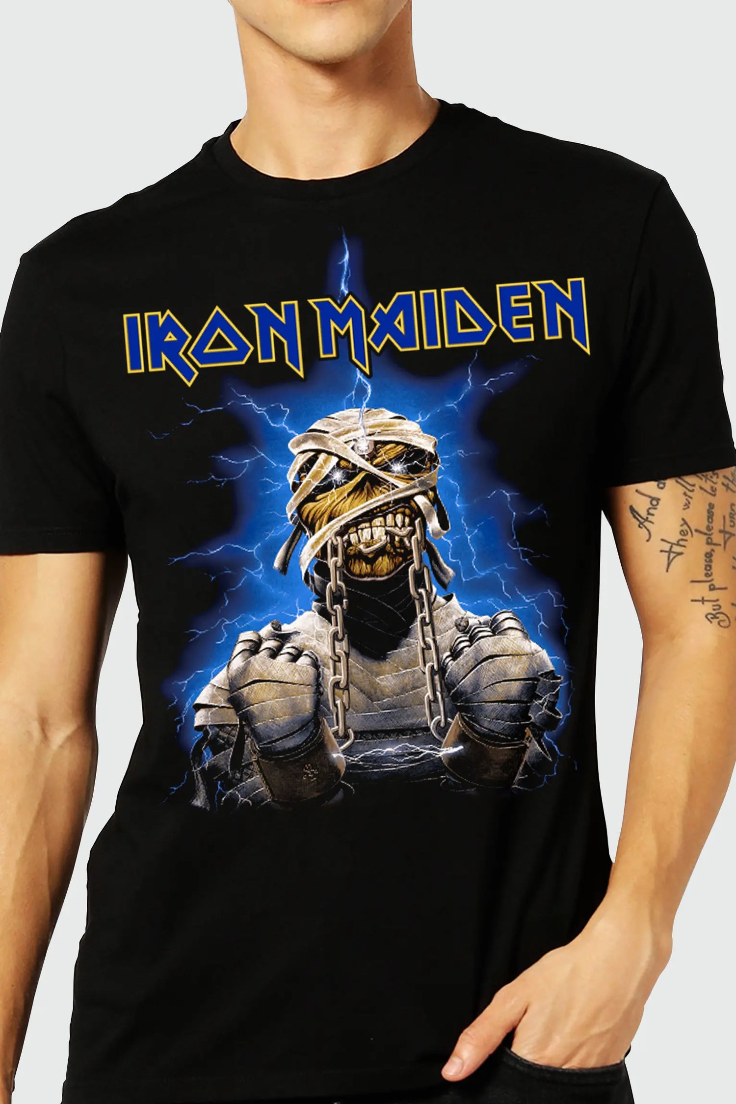 Camiseta Manga Curta Iron Maiden Mummy