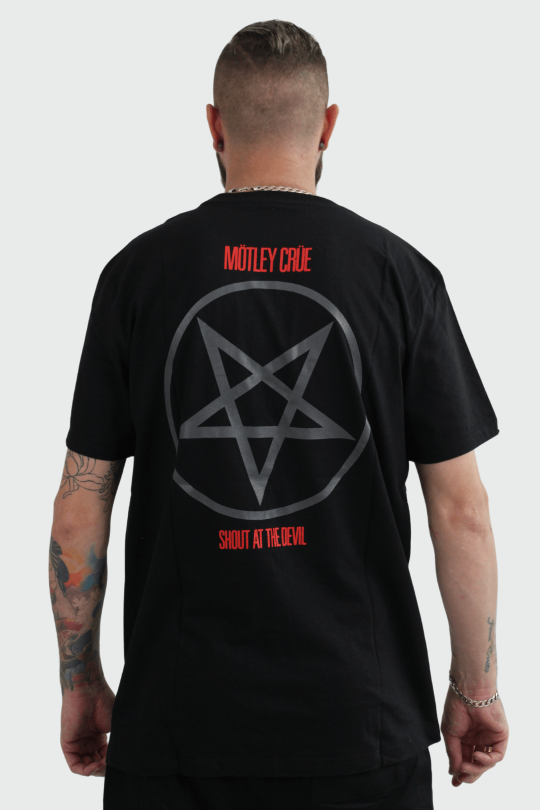 Camiseta Manga Curta Mötley Crüe Shout At the Devil – Consulado do Camiseta Manga Curta Mötley Crüe Shout At the Devil – Consulado do