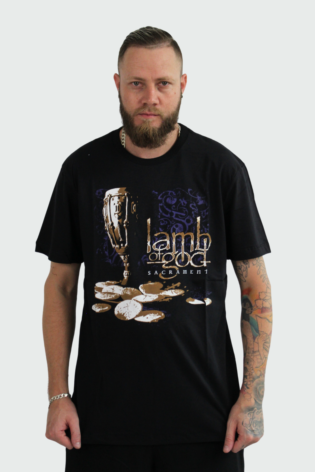 Camiseta Manga Curta Lamb Of God Sacrament