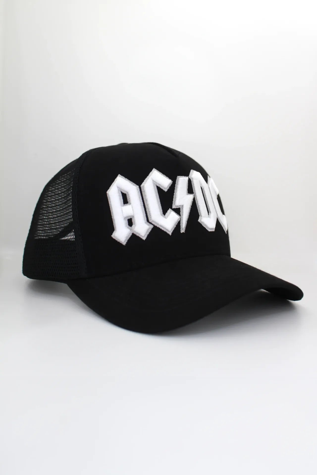 Boné Trucker Bordado AC/DC Back in Black