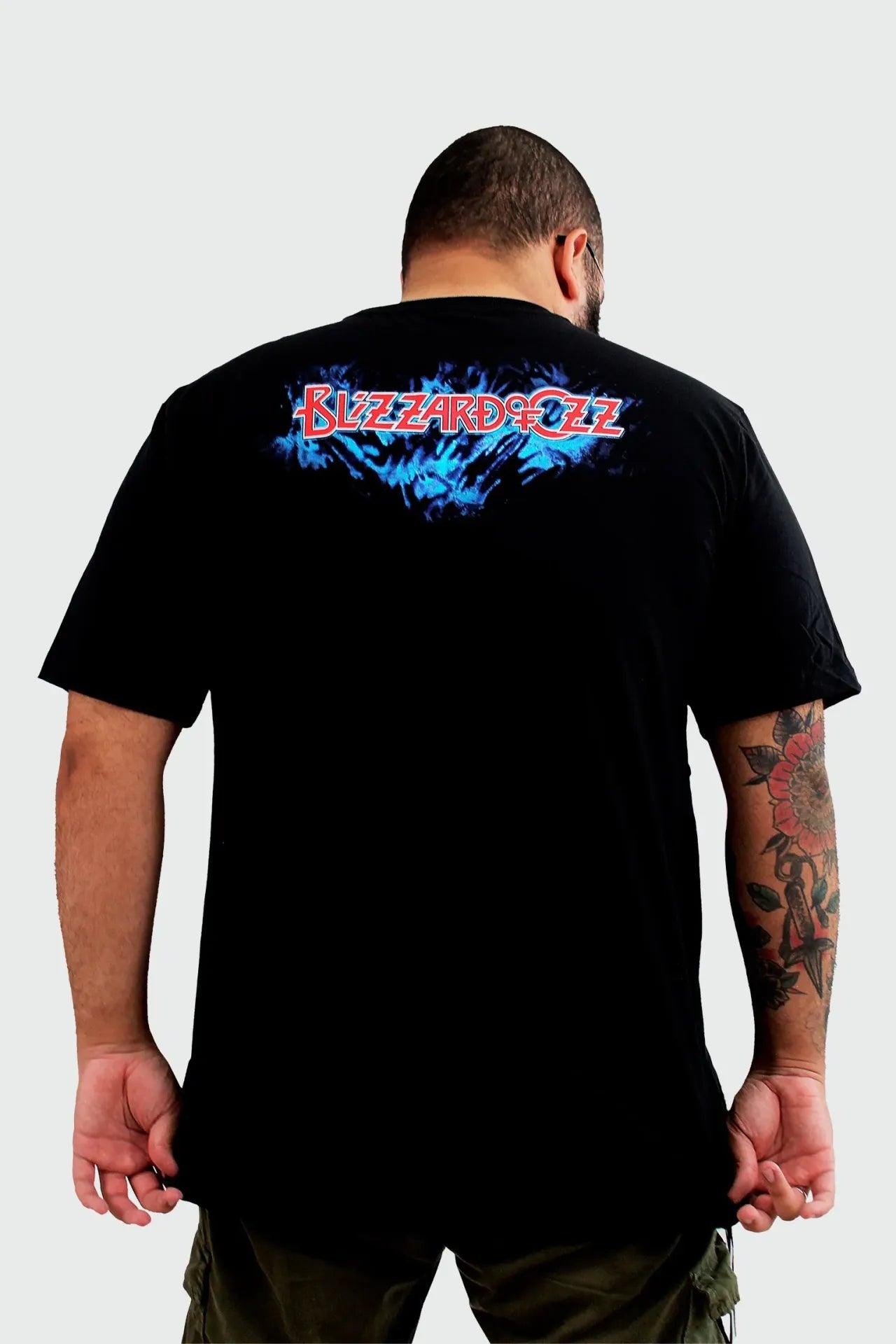 Camiseta Manga Curta Ozzy Osbourne Blizzard Of Ozz – Consulado do Rock Camiseta Manga Curta Ozzy Osbourne Blizzard Of Ozz – Consulado do Rock